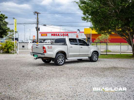 TOYOTA-HILUX-3.0 SRV 4X4 CD 16V TURBO INTERCOOLER DIESEL 4P AUTOMÁTICO TOYOTA-HILUX-2013