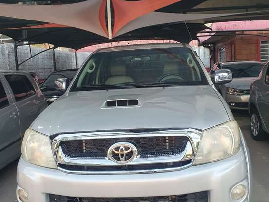 TOYOTA-HILUX-3.0 SRV TOP 4X4 CD 16V TURBO INTERCOOLER DIESEL 4P AUTOMÁTICO TOYOTA-HILUX-2011