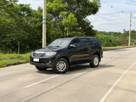 TOYOTA-HILUX SW4-2.7 SR 4X2 16V FLEX 4P AUTOMÁTICO TOYOTA-HILUX SW4-2014