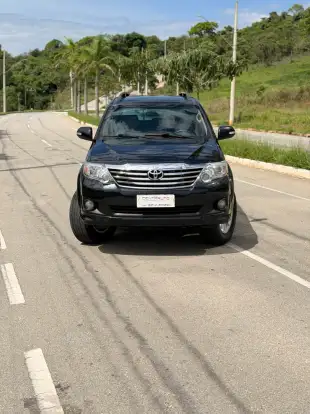 TOYOTA-HILUX SW4-2014