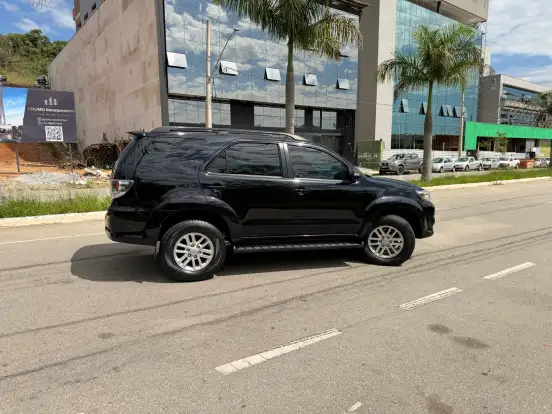 TOYOTA-HILUX SW4-2.7 SR 4X2 16V FLEX 4P AUTOMÁTICO TOYOTA-HILUX SW4-2014