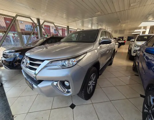 TOYOTA HILUX SW4 2.7 SRV 7 LUGARES 4X2 16V FLEX 4P AUTOMÁTICO