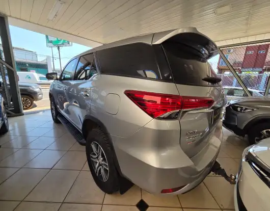 TOYOTA-HILUX SW4-2.7 SRV 7 LUGARES 4X2 16V FLEX 4P AUTOMÁTICO TOYOTA-HILUX SW4-2018