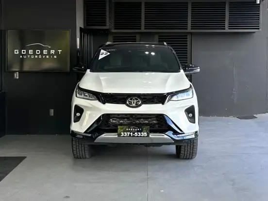 TOYOTA-HILUX SW4-2022