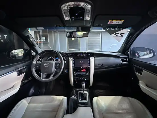 TOYOTA-HILUX SW4-2022