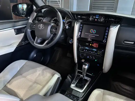 TOYOTA-HILUX SW4-2022
