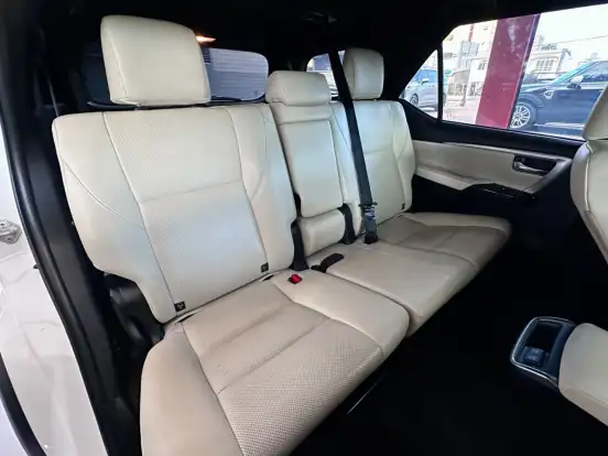 TOYOTA-HILUX SW4-2022