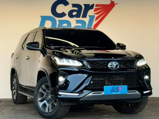 TOYOTA-HILUX SW4-2025