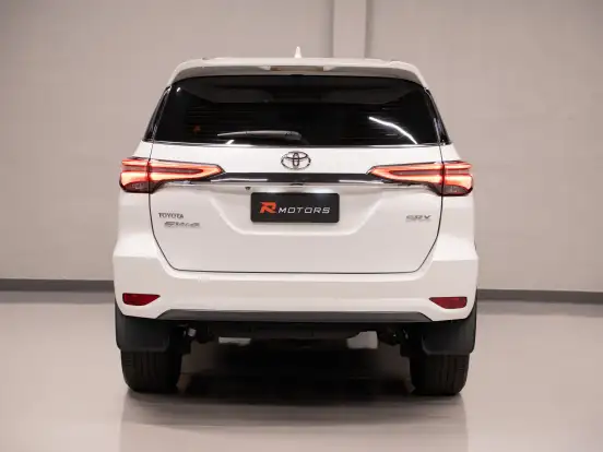 TOYOTA-HILUX SW4-2023