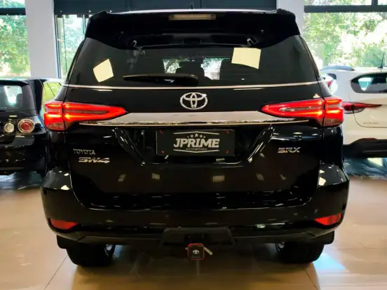 TOYOTA-HILUX SW4-2.8 D-4D TURBO DIESEL SRX 7L 4X4 AUTOMÁTICO TOYOTA-HILUX SW4-2021
