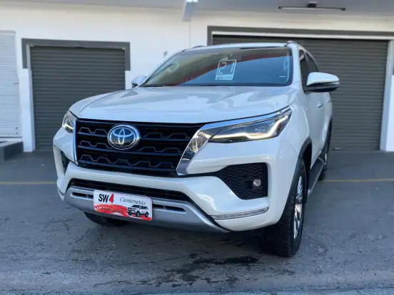 TOYOTA-HILUX SW4-2.8 D-4D TURBO DIESEL SRX 7L 4X4 AUTOMÁTICO TOYOTA-HILUX SW4-2021