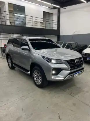 TOYOTA-HILUX SW4-2022
