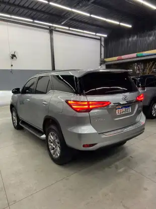 TOYOTA-HILUX SW4-2022