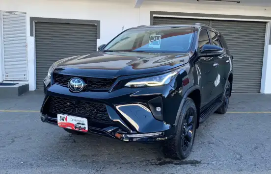 TOYOTA-HILUX SW4-2023