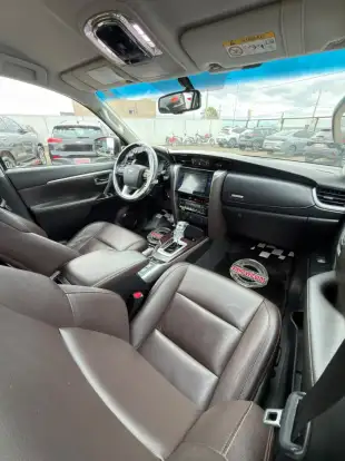 TOYOTA-HILUX SW4-2018