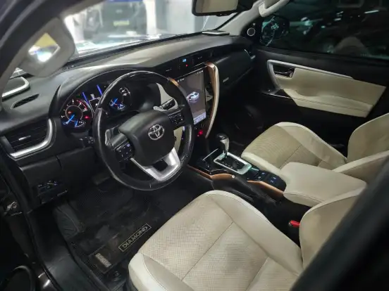 TOYOTA-HILUX SW4-2018