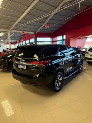TOYOTA-HILUX SW4-2019