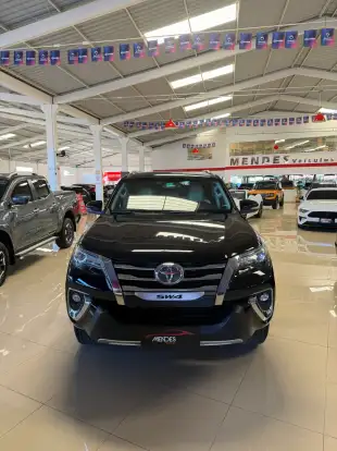 TOYOTA-HILUX SW4-2.8 SRX DIAMOND 4X4 7 LUGARES 16V TURBO INTERCOOLER DIESEL 4P AUTOMÁTICO TOYOTA-HILUX SW4-2019