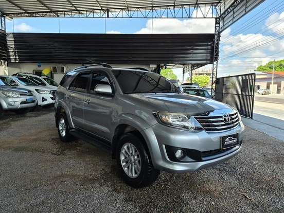 TOYOTA-HILUX SW4-2.7 SR 4X2 16V FLEX 4P AUTOMÁTICO TOYOTA-HILUX SW4-2015