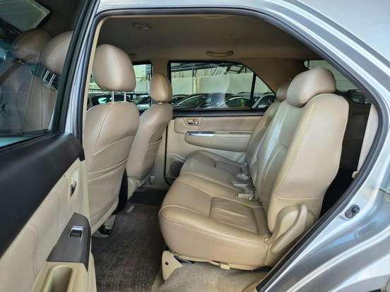 TOYOTA-HILUX SW4-2015