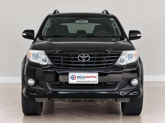 TOYOTA-HILUX SW4-2014