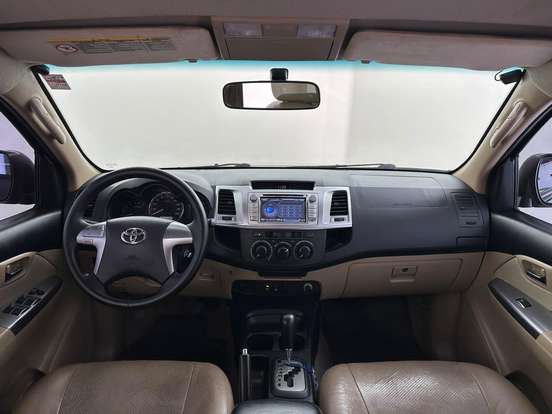 TOYOTA-HILUX SW4-2014
