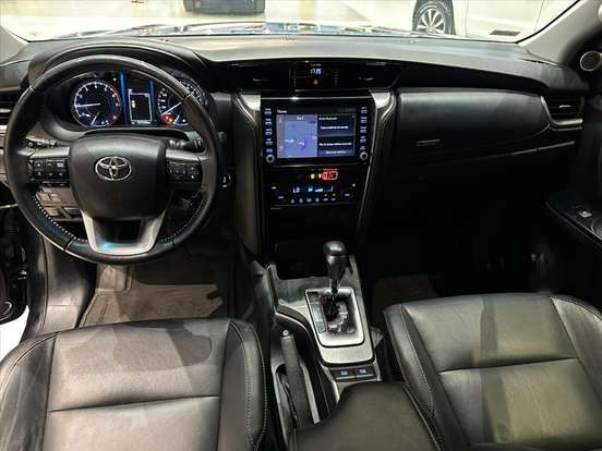 TOYOTA-HILUX SW4-2021