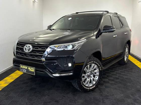 TOYOTA HILUX SW4 2.7 VVT-i FLEX SRV 7L 4X2 AUTOMÁTICO