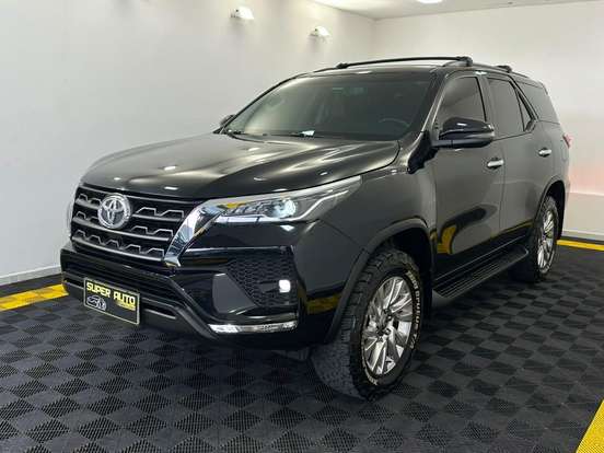 TOYOTA-HILUX SW4-2.7 VVT-i FLEX SRV 7L 4X2 AUTOMÁTICO TOYOTA-HILUX SW4-2021
