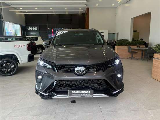 TOYOTA-HILUX SW4-2025