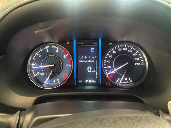 TOYOTA-HILUX SW4-2025