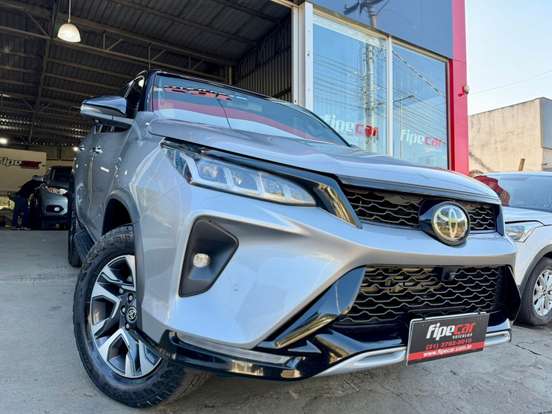 TOYOTA-HILUX SW4-2.8 D-4D TURBO DIESEL DIAMOND 7L 4X4 AUTOMÁTICO TOYOTA-HILUX SW4-2022