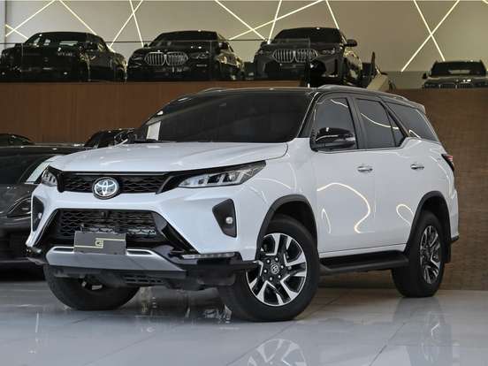 TOYOTA-HILUX SW4-2025