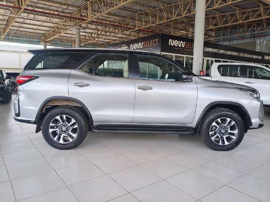 TOYOTA-HILUX SW4-2.8 D-4D TURBO DIESEL DIAMOND 7L 4X4 AUTOMÁTICO TOYOTA-HILUX SW4-2022