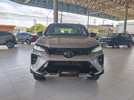TOYOTA-HILUX SW4-2.8 D-4D TURBO DIESEL DIAMOND 7L 4X4 AUTOMÁTICO TOYOTA-HILUX SW4-2022