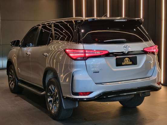 TOYOTA-HILUX SW4-2022