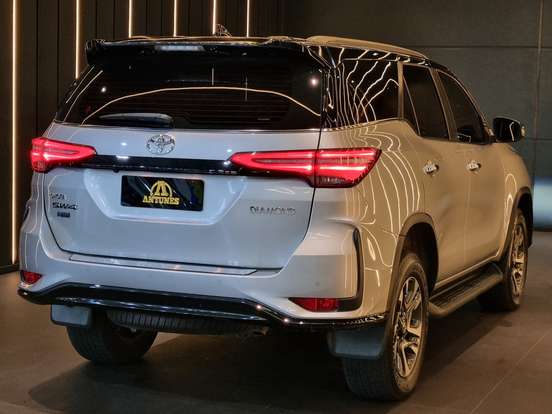 TOYOTA-HILUX SW4-2022