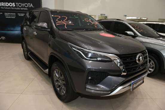 TOYOTA-HILUX SW4-2.8 D-4D TURBO DIESEL SRX 4X4 AUTOMÁTICO TOYOTA-HILUX SW4-2022
