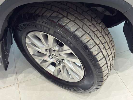 TOYOTA-HILUX SW4-2022