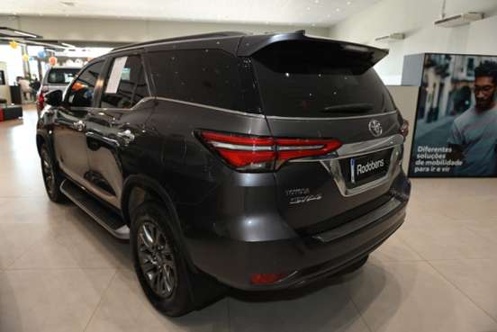TOYOTA-HILUX SW4-2022
