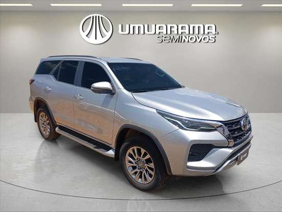 TOYOTA-HILUX SW4-2.8 D-4D TURBO DIESEL SRX 7L 4X4 AUTOMÁTICO TOYOTA-HILUX SW4-2021