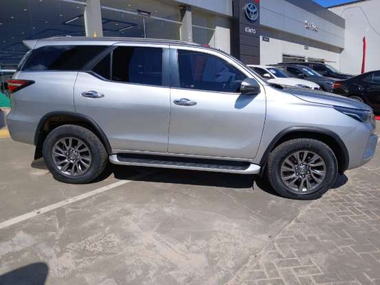 TOYOTA-HILUX SW4-2021