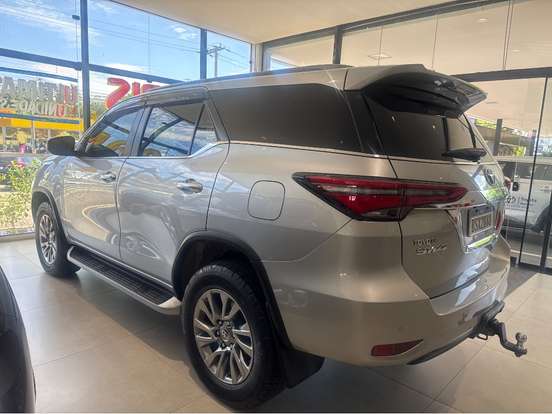 TOYOTA-HILUX SW4-2.8 D-4D TURBO DIESEL SRX 7L 4X4 AUTOMÁTICO TOYOTA-HILUX SW4-2021