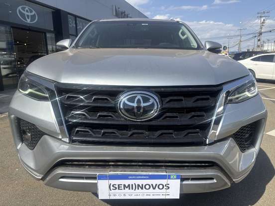 TOYOTA-HILUX SW4-2.8 D-4D TURBO DIESEL SRX 7L 4X4 AUTOMÁTICO TOYOTA-HILUX SW4-2021