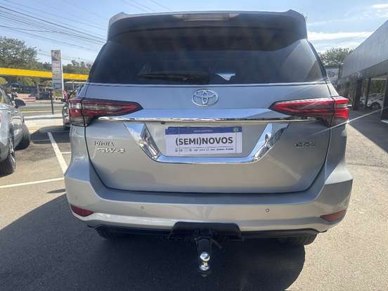 TOYOTA-HILUX SW4-2021