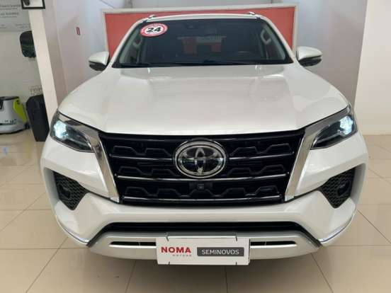 TOYOTA-HILUX SW4-2023