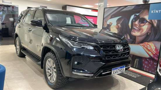 TOYOTA-HILUX SW4-2023