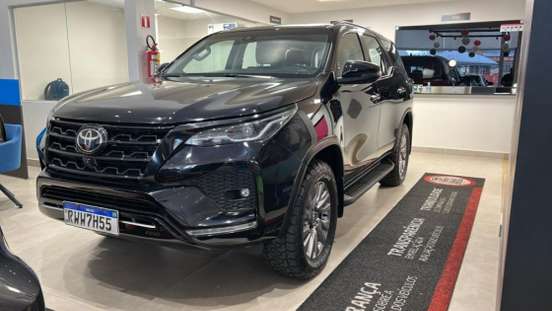 TOYOTA-HILUX SW4-2023
