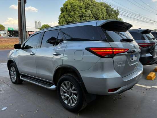 TOYOTA-HILUX SW4-2022