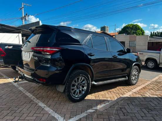 TOYOTA-HILUX SW4-2.8 D-4D TURBO DIESEL SRX 7L 4X4 AUTOMÁTICO TOYOTA-HILUX SW4-2023